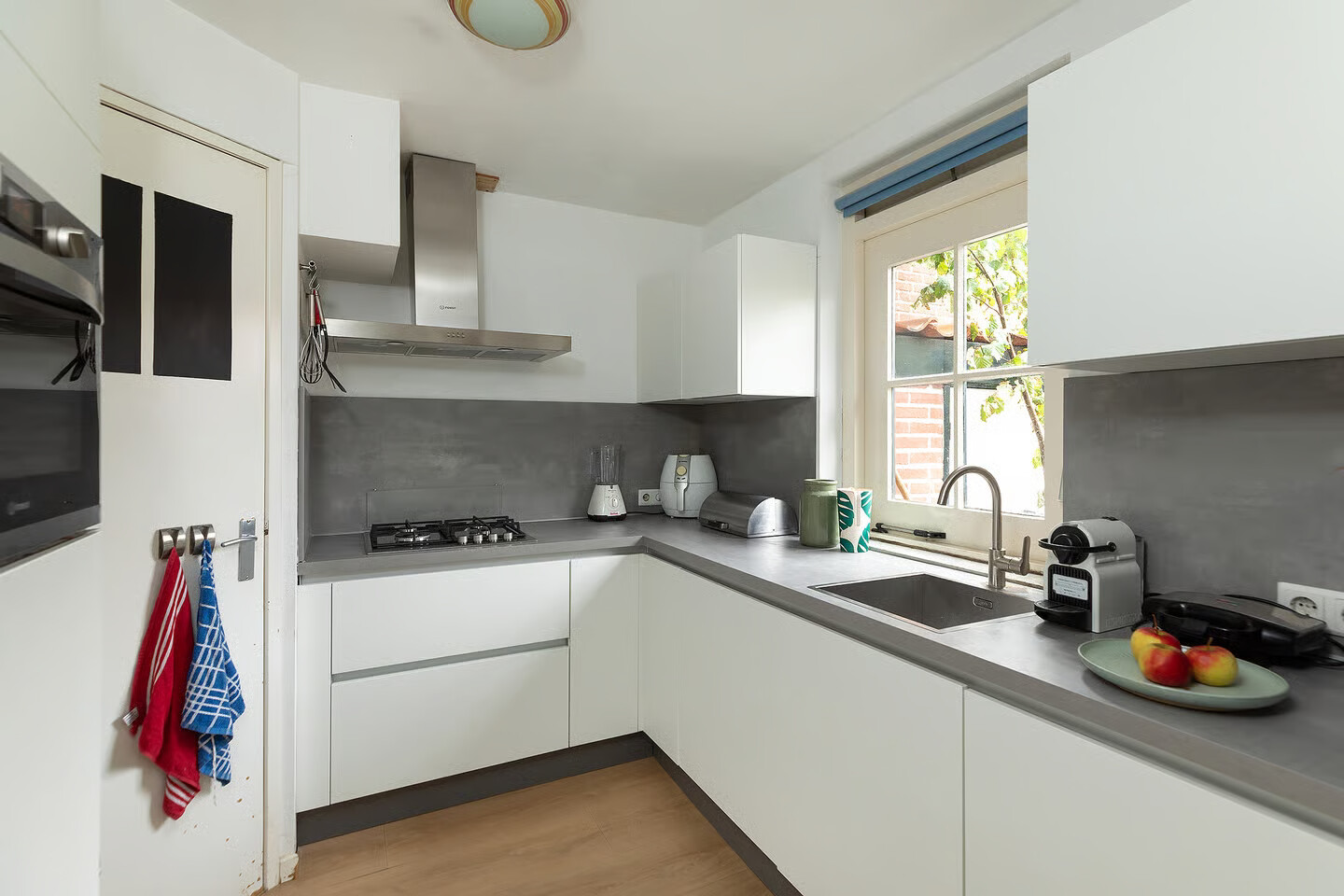 Tussenwoning te koop: Ampèrestraat 20, Hilversum