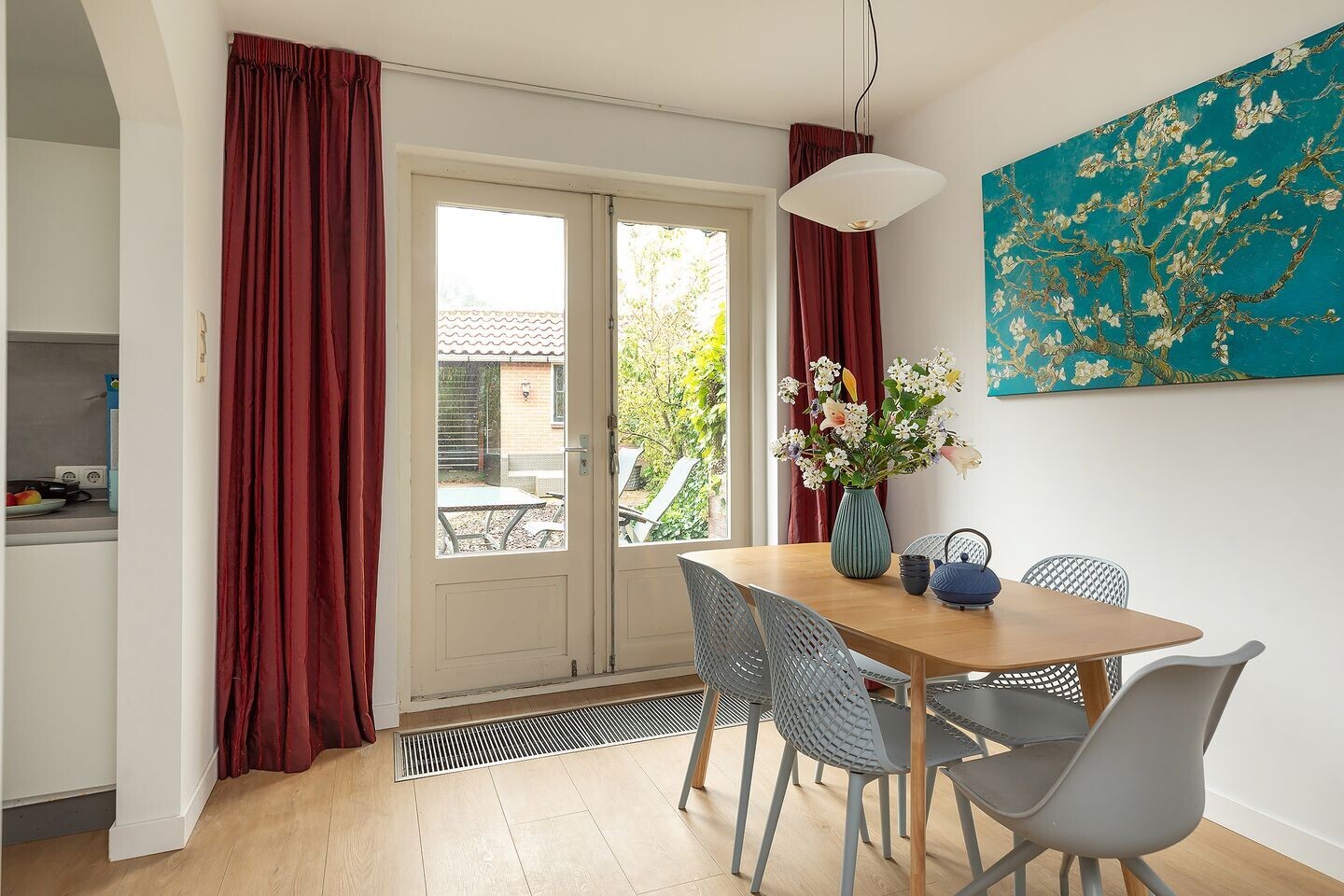 Tussenwoning te koop: Ampèrestraat 20, Hilversum
