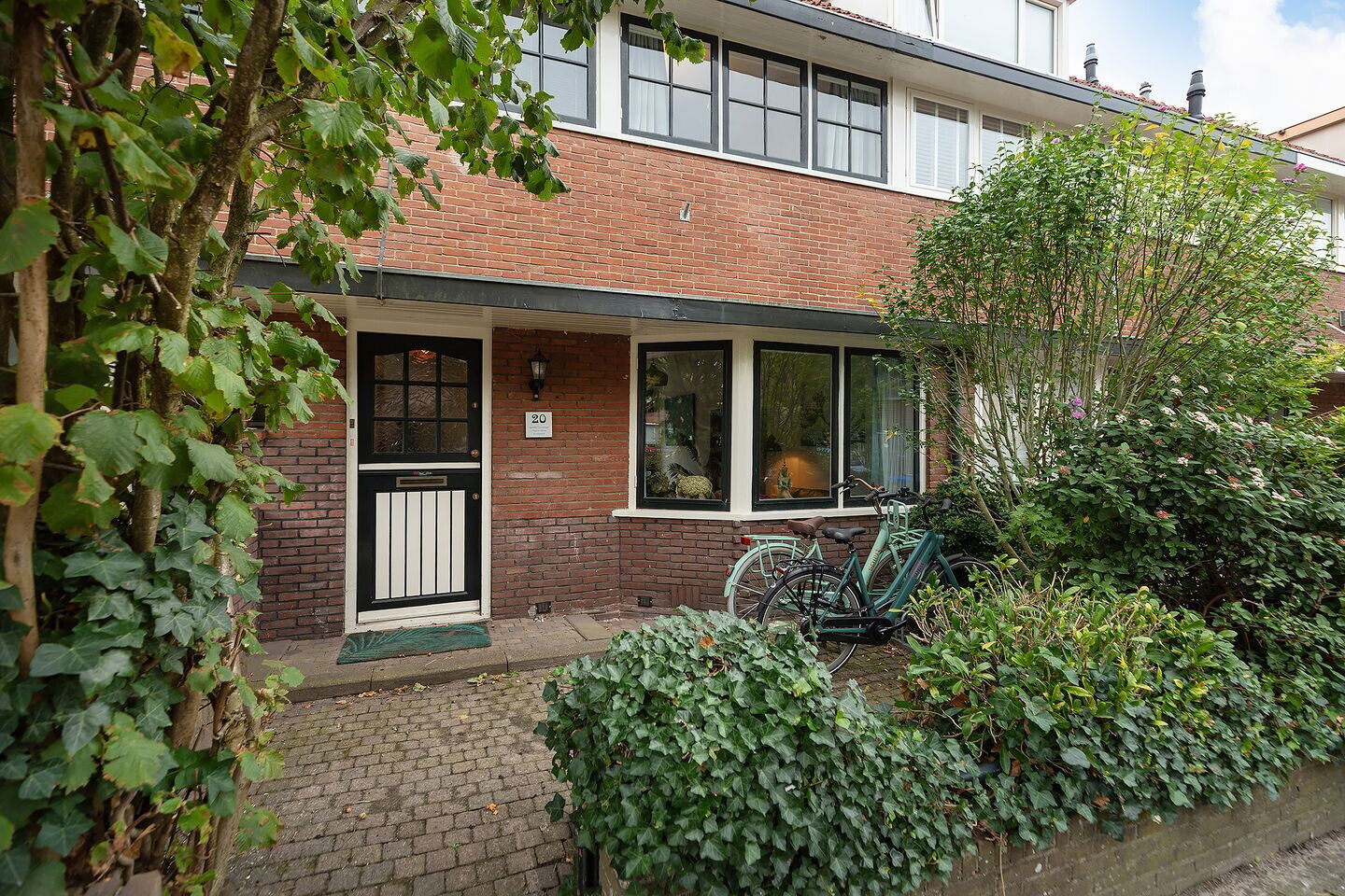 Tussenwoning te koop: Ampèrestraat 20, Hilversum