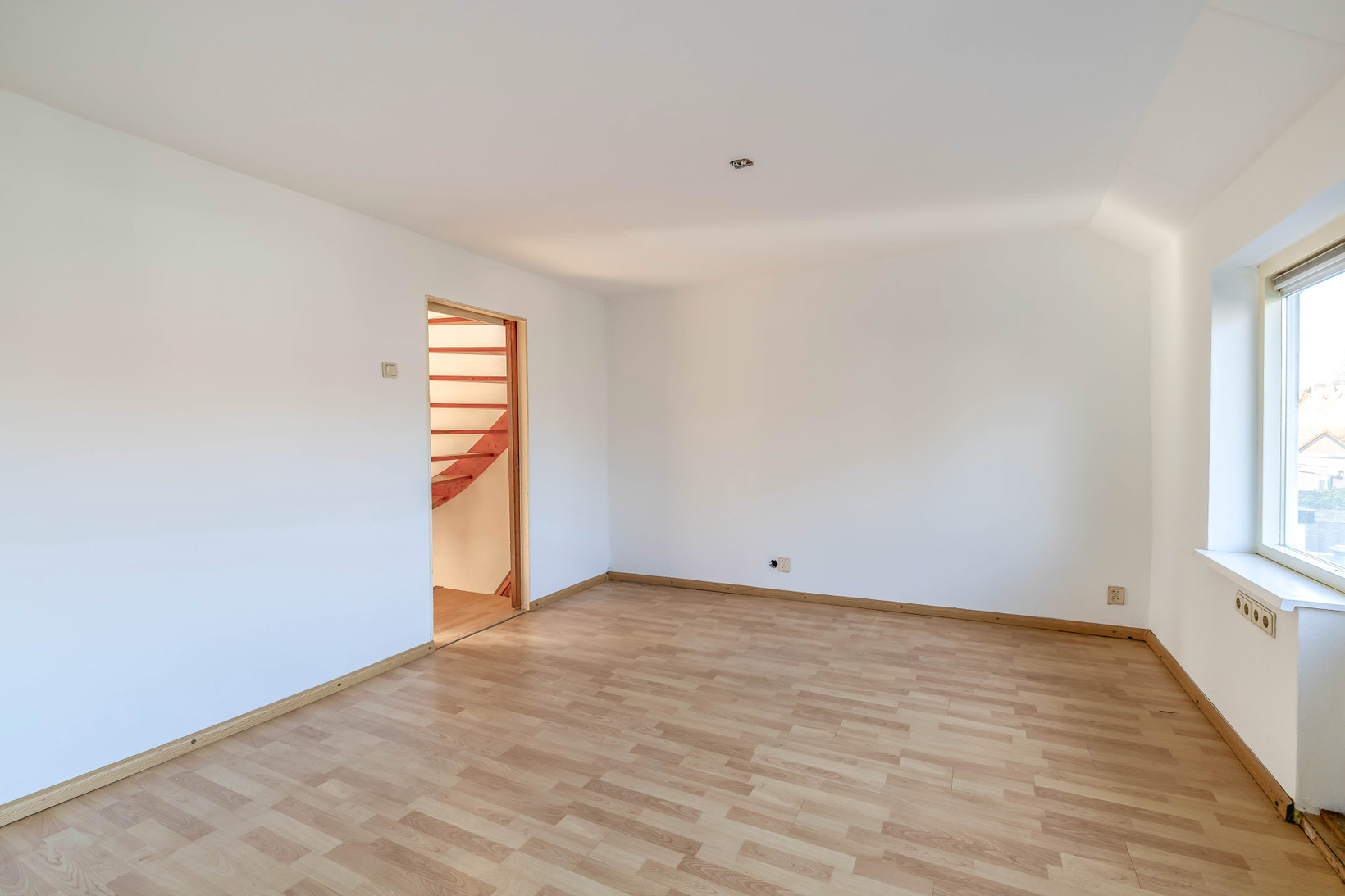 Tussenwoning te koop: Bakkerstraat 127, Hilversum