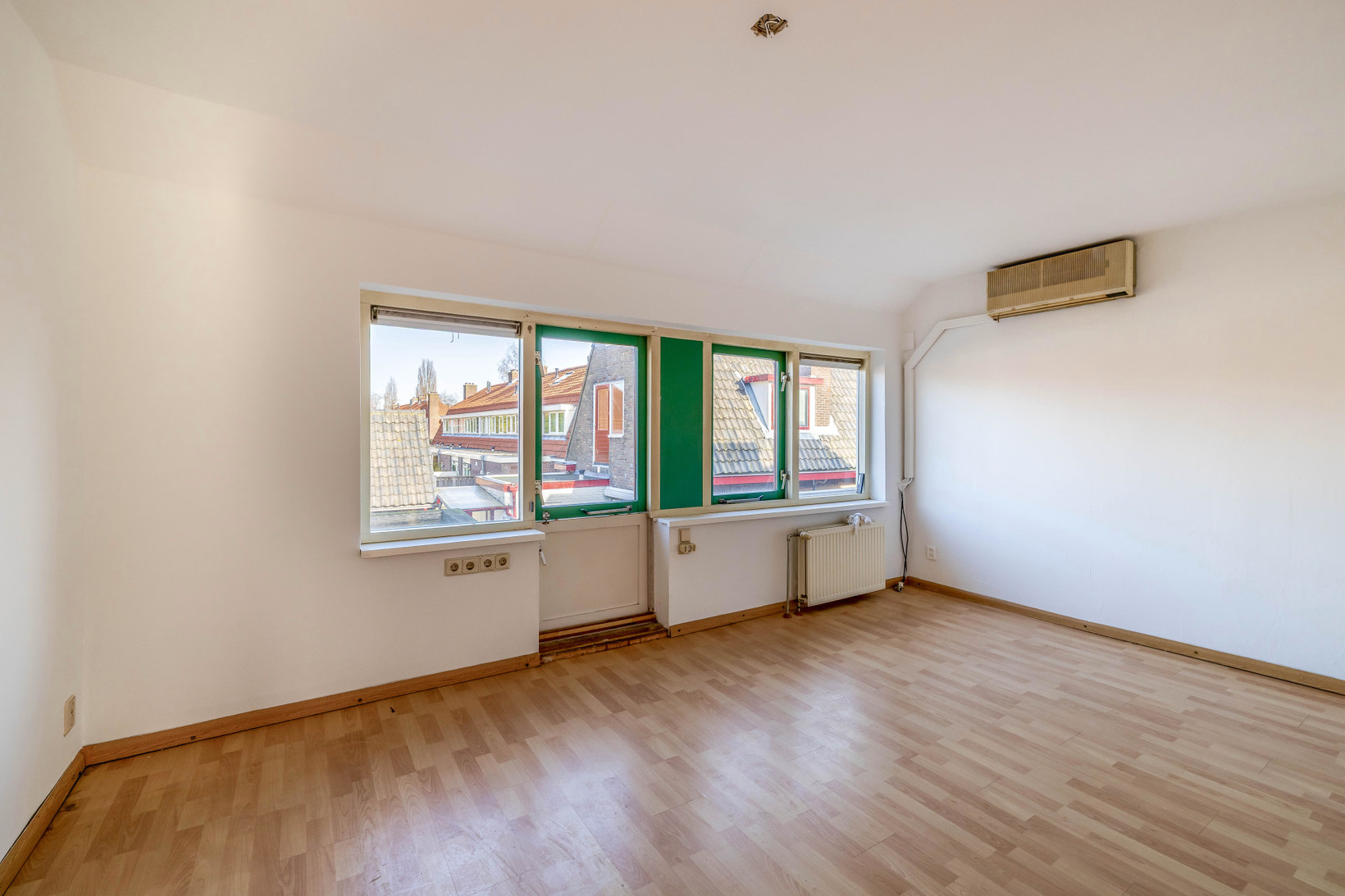 Tussenwoning te koop: Bakkerstraat 127, Hilversum
