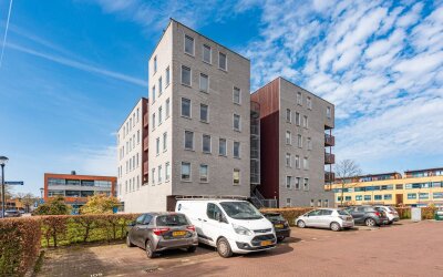 Zenderstraat 100