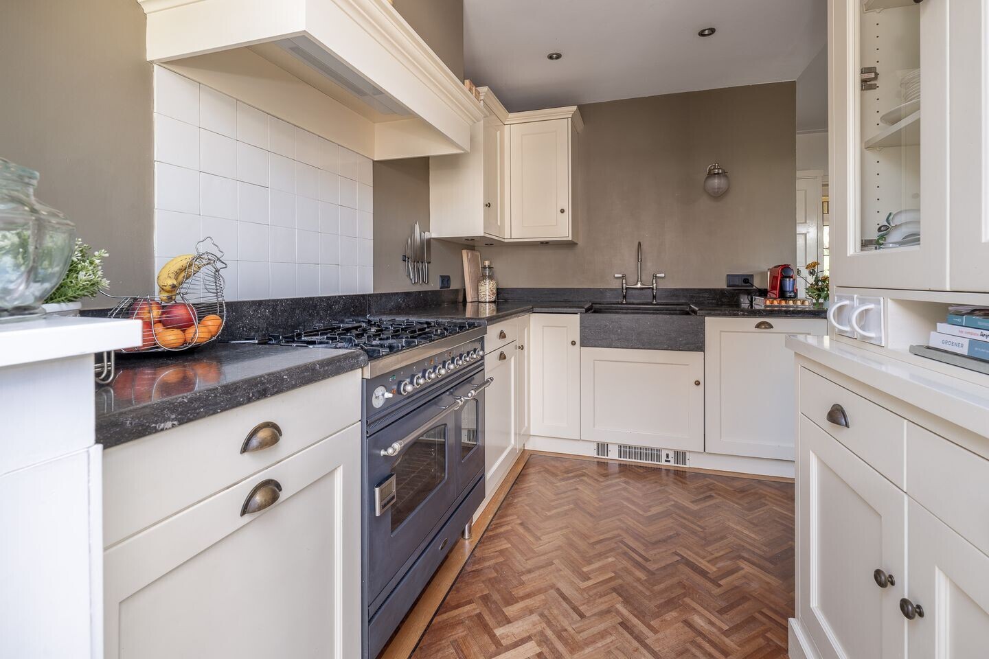 Tussenwoning te koop: Eemnesserweg 255, Hilversum