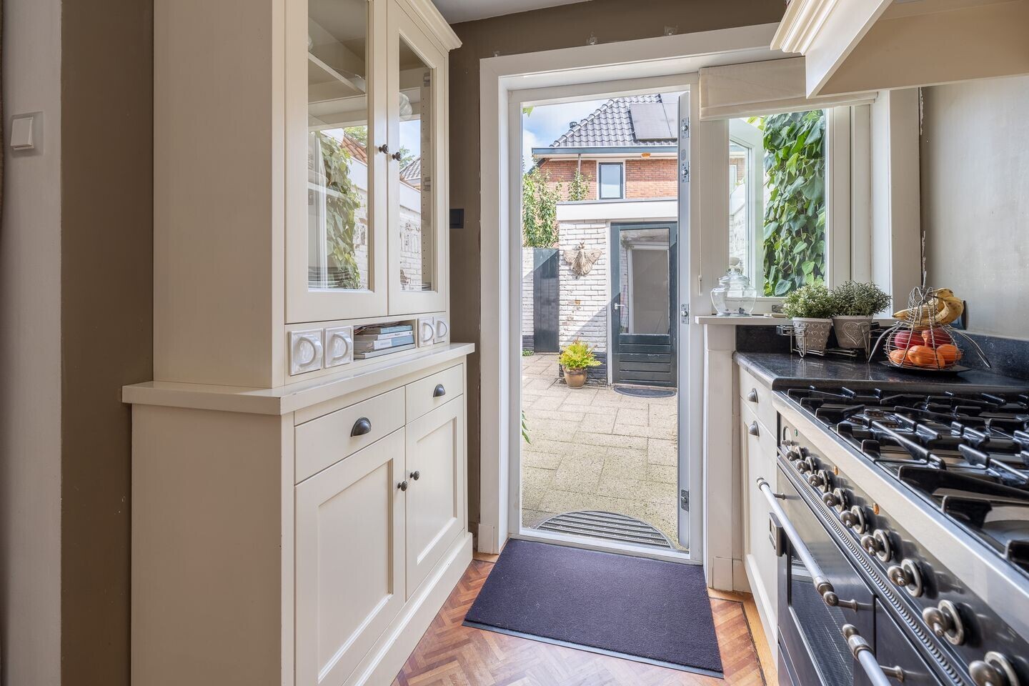 Tussenwoning te koop: Eemnesserweg 255, Hilversum