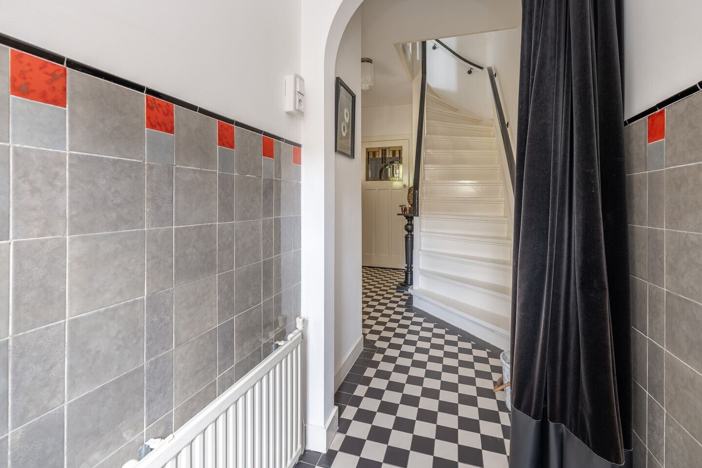 Tussenwoning te koop: Eemnesserweg 255, Hilversum