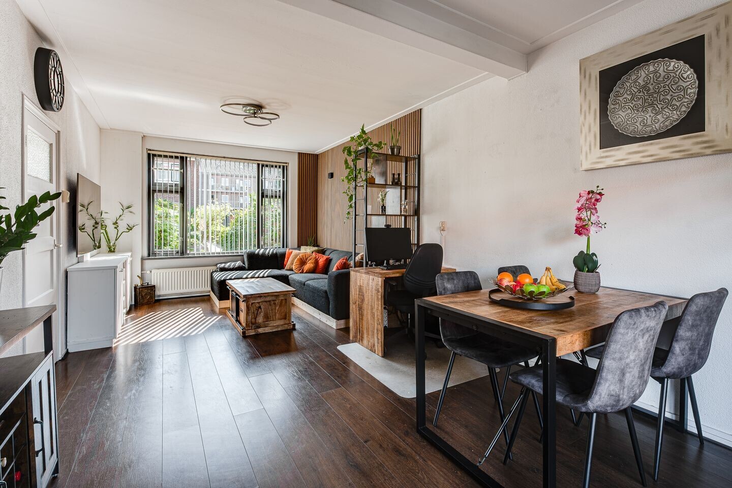 Hoekwoning te koop: Röntgenstraat 82, Hilversum
