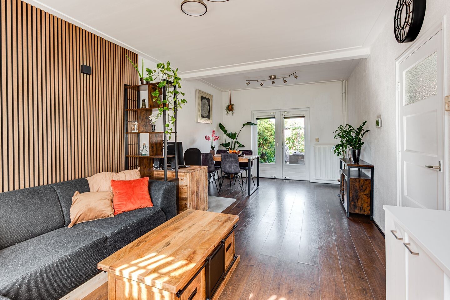 Hoekwoning te koop: Röntgenstraat 82, Hilversum