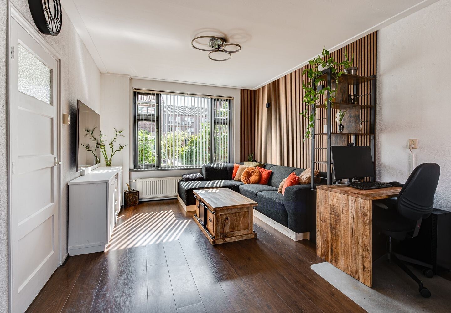 Hoekwoning te koop: Röntgenstraat 82, Hilversum