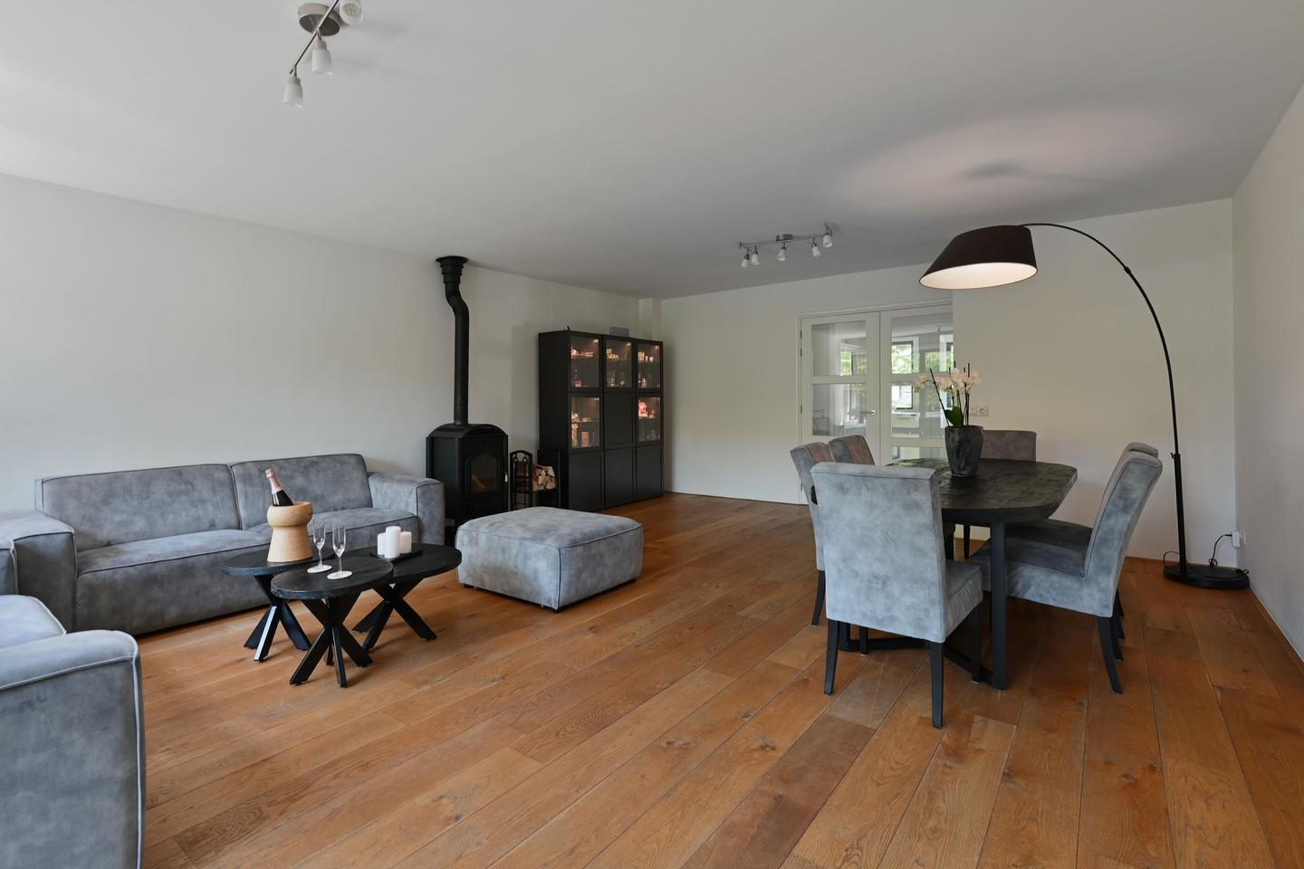 Hoekwoning te koop: Nootweg 14B, Loosdrecht