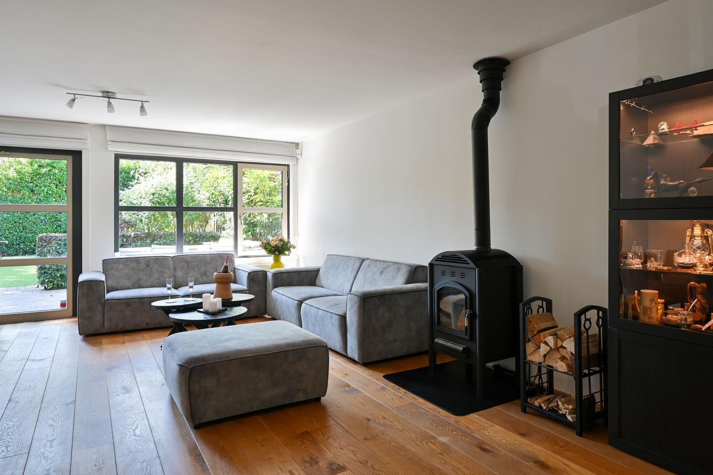 Hoekwoning te koop: Nootweg 14B, Loosdrecht