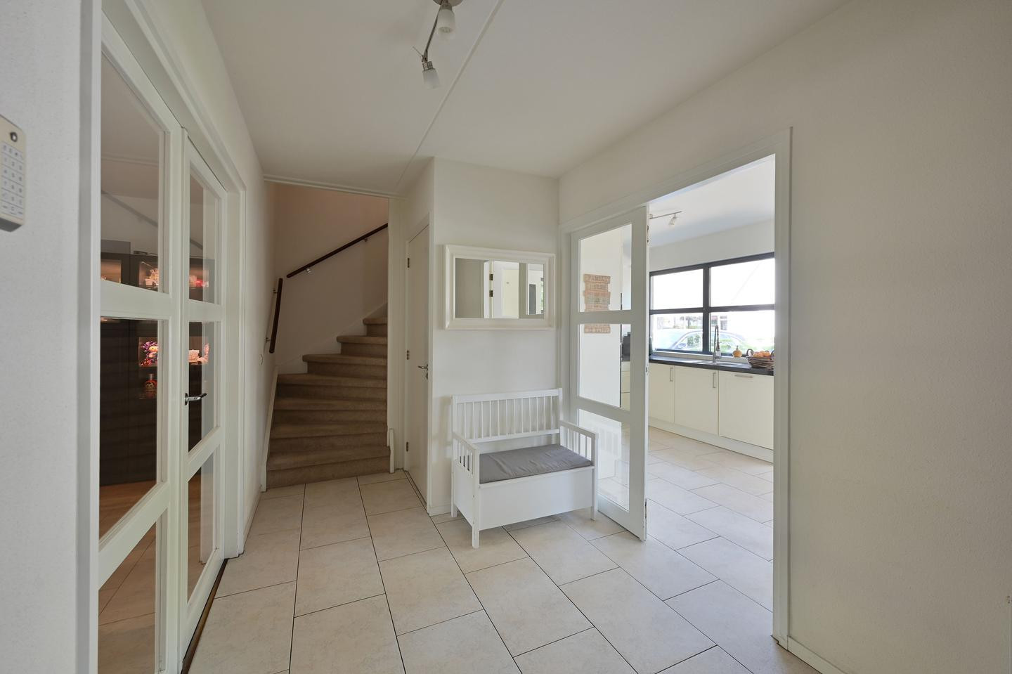 Hoekwoning te koop: Nootweg 14B, Loosdrecht