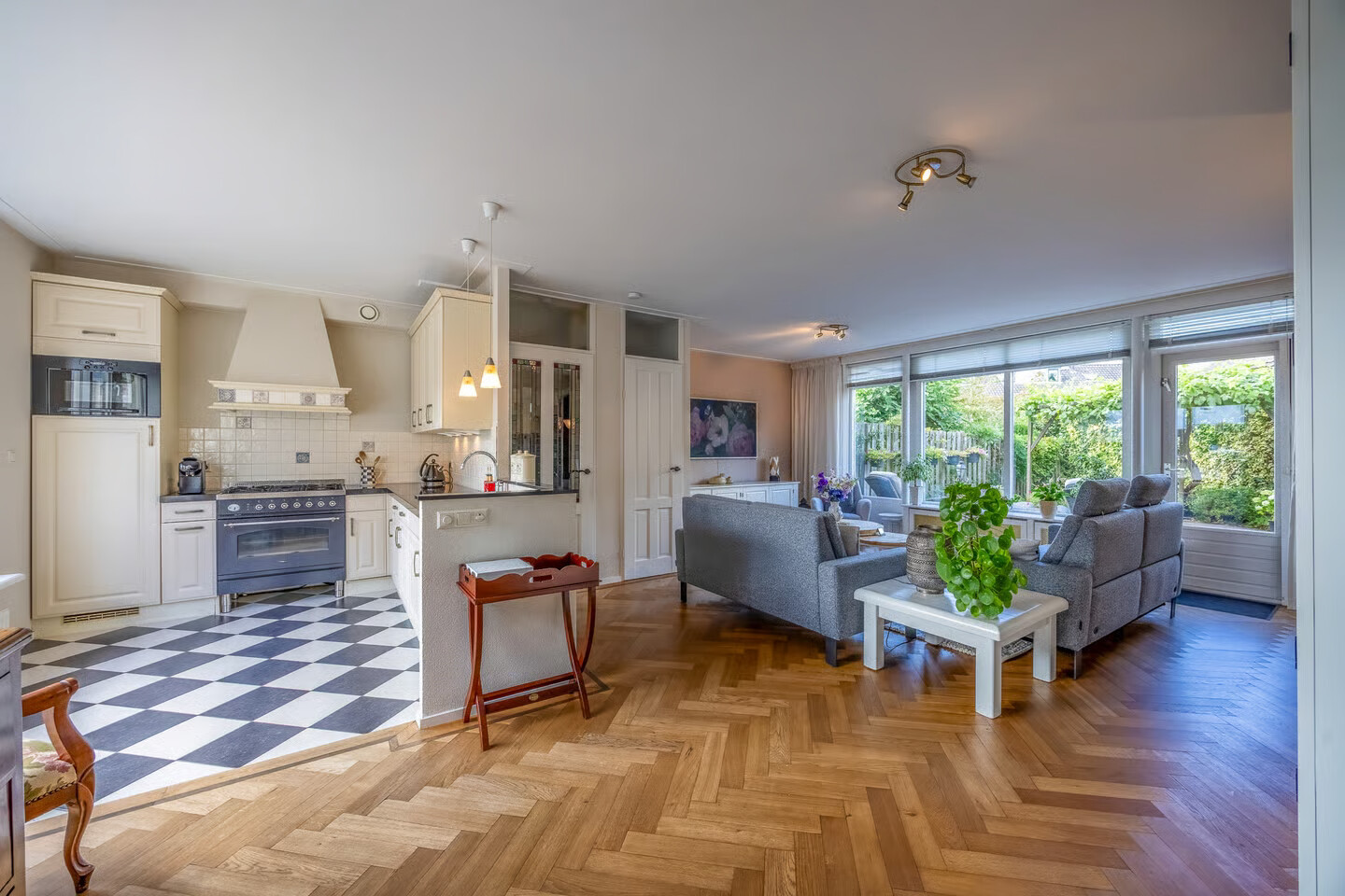 Appartement te koop: Jonkheer Sixhof 10, Kortenhoef