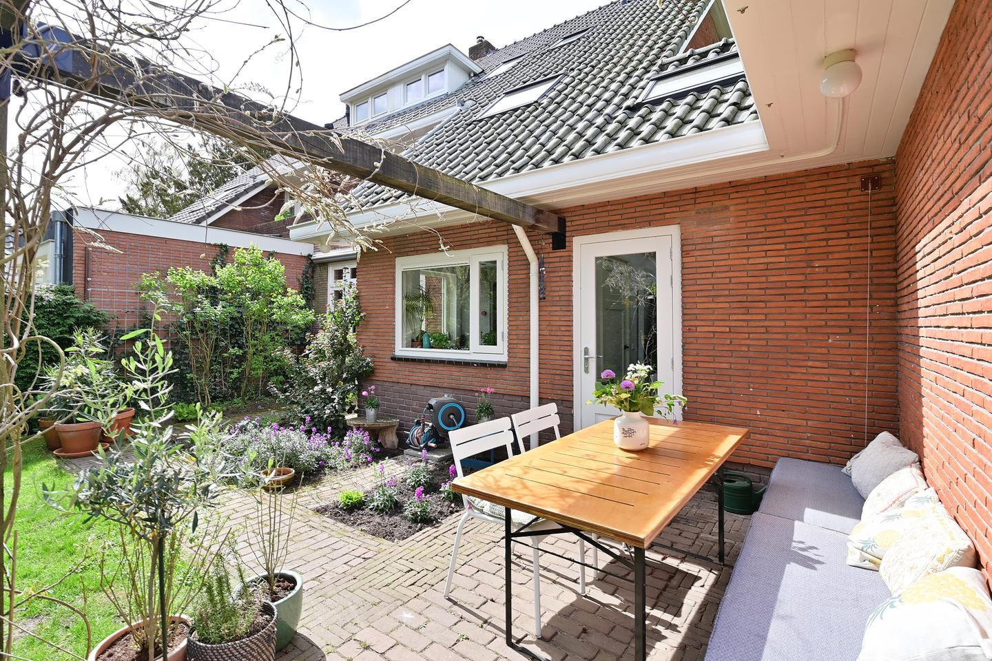 Twee-onder-één-kap te koop: Leemzeulder 2B, Laren
