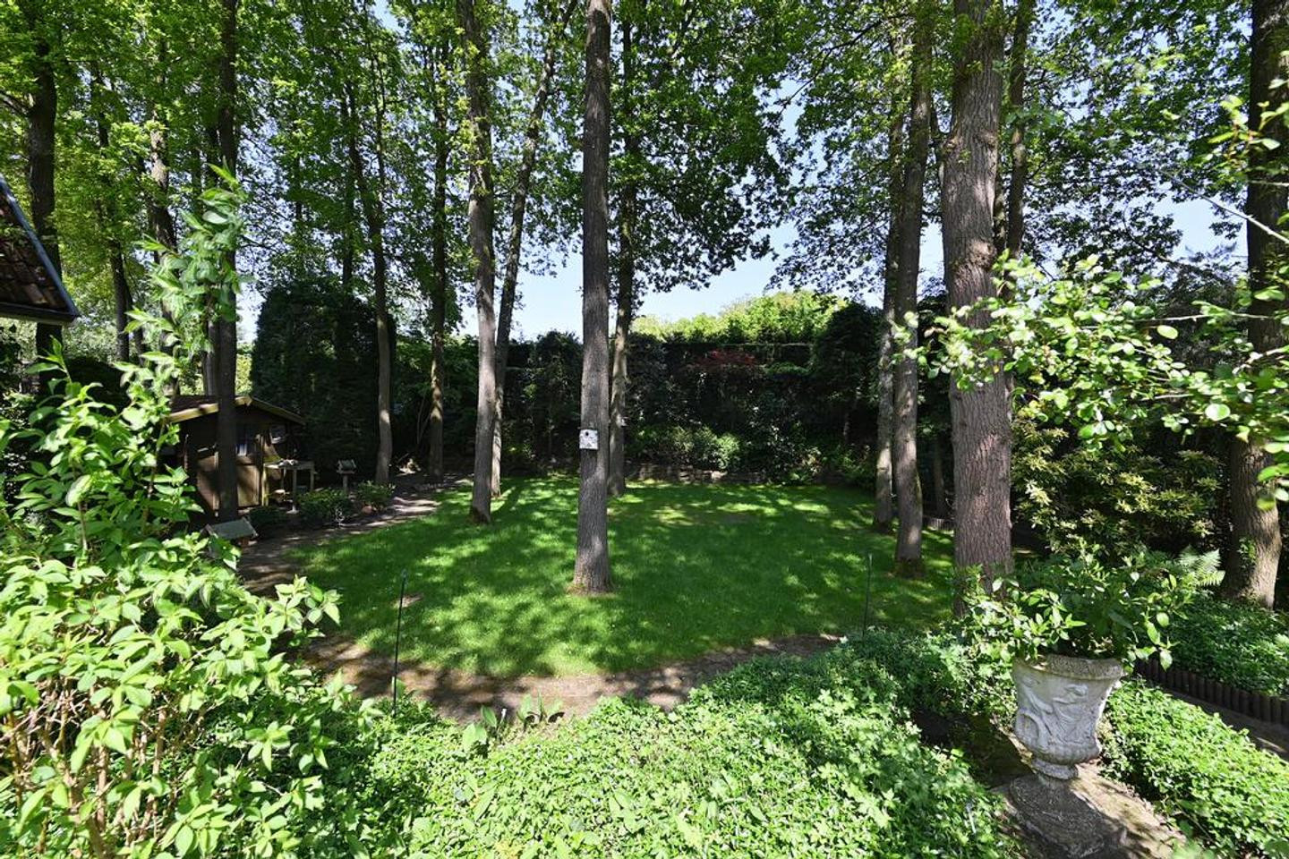 Vrijstaande woning te koop: Breeweg 13, Laren