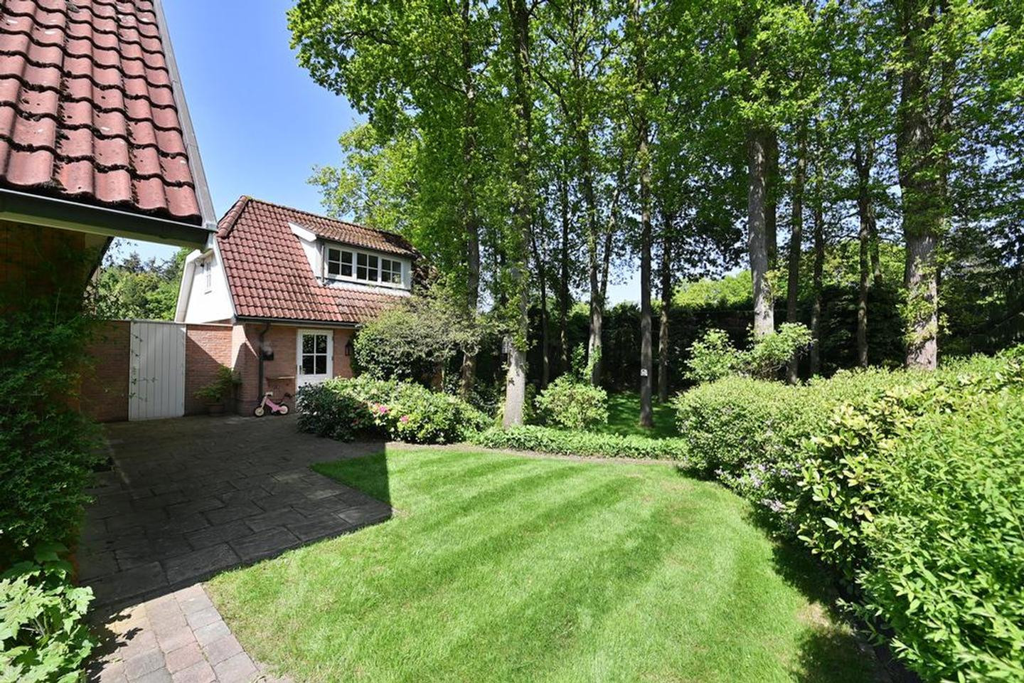 Vrijstaande woning te koop: Breeweg 13, Laren