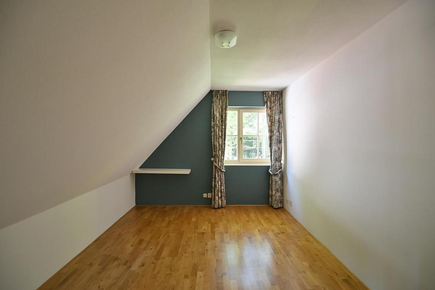 Vrijstaande woning te koop: Breeweg 13, Laren