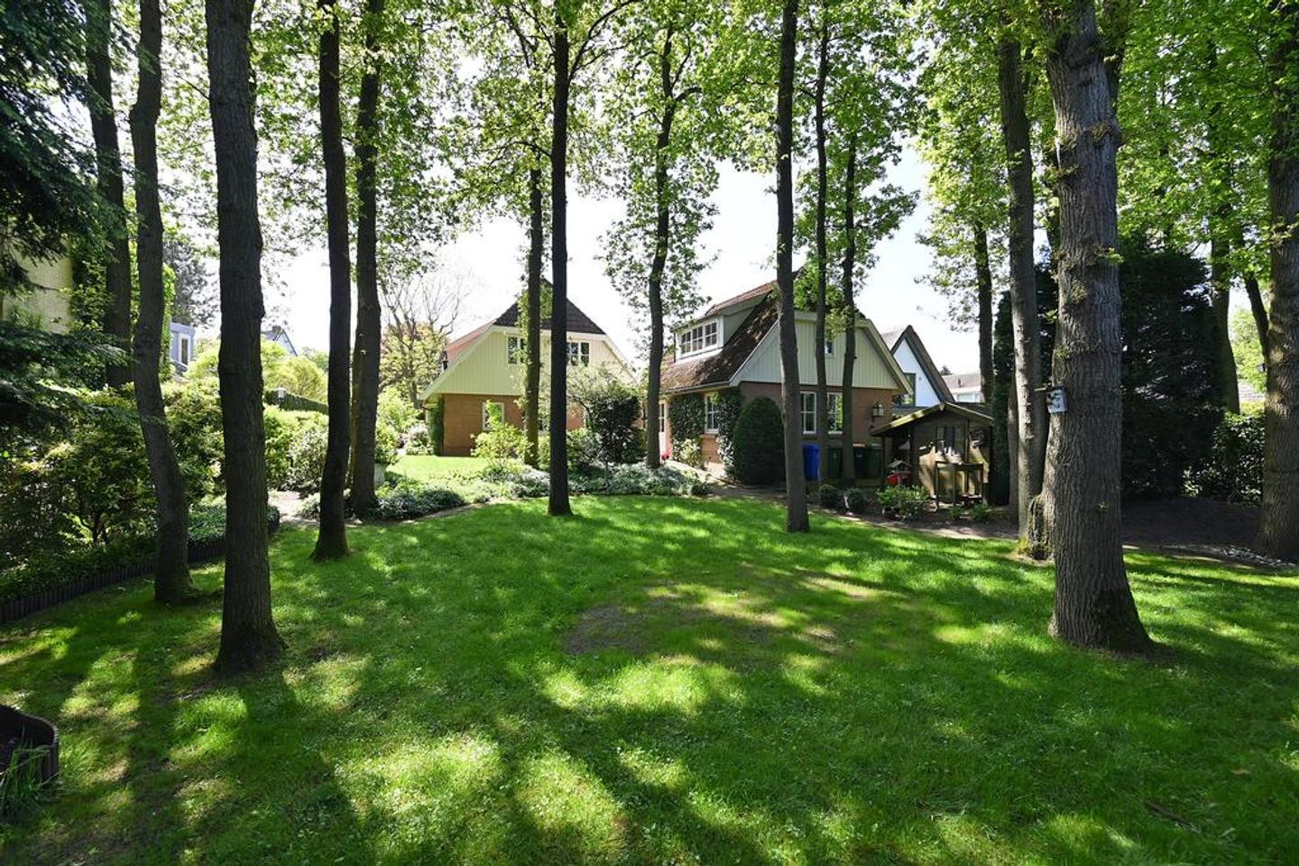 Vrijstaande woning te koop: Breeweg 13, Laren