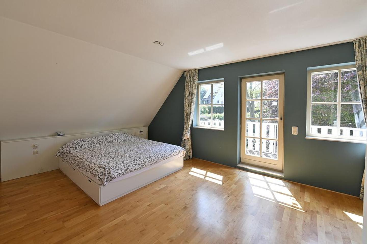 Vrijstaande woning te koop: Breeweg 13, Laren
