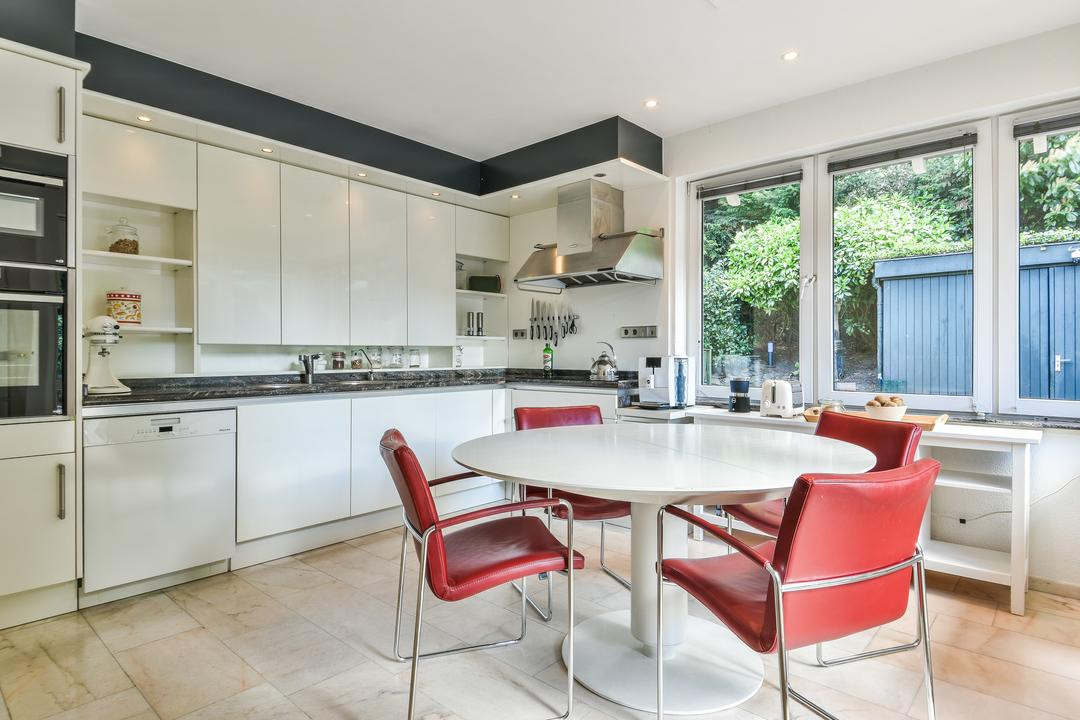 Vrijstaande woning te koop: Breeweg 8, Laren