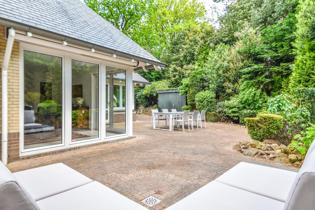 Vrijstaande woning te koop: Breeweg 8, Laren