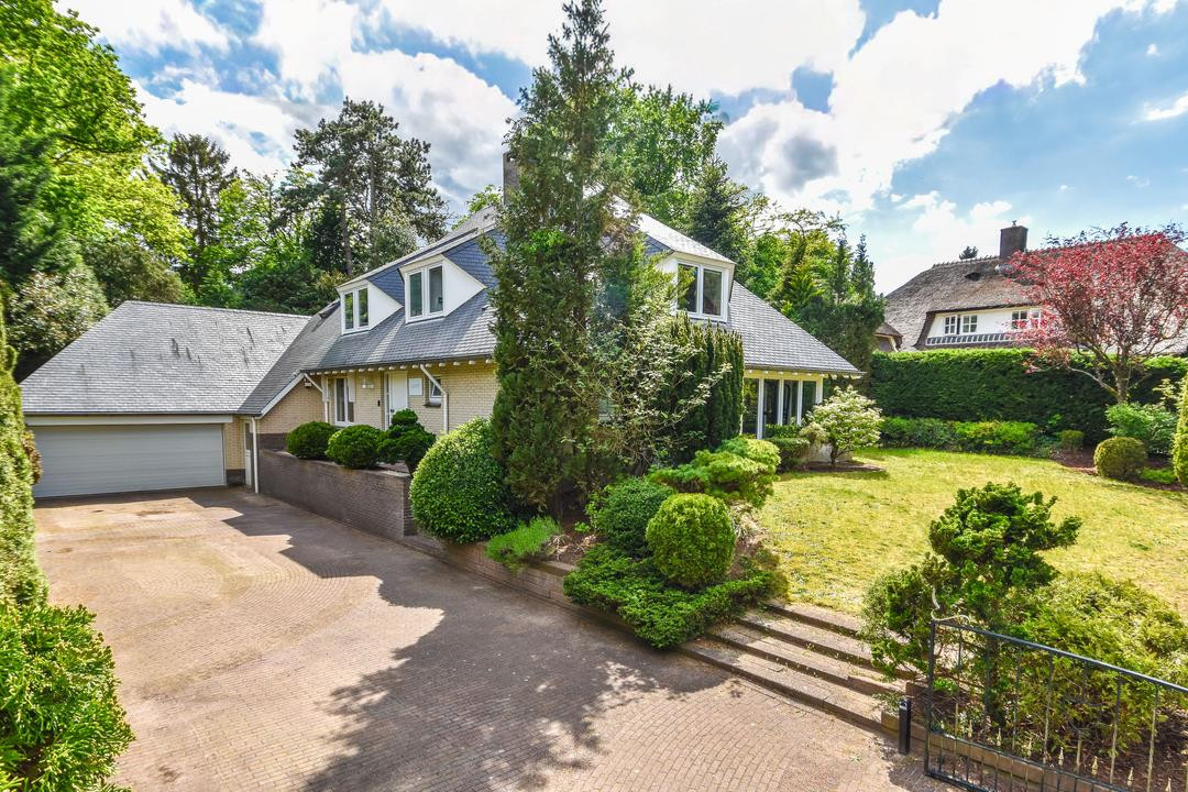 Vrijstaande woning te koop: Breeweg 8, Laren