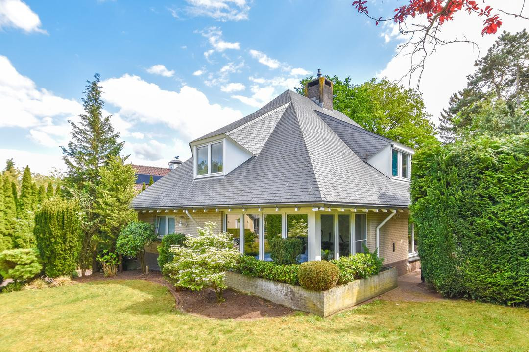 Vrijstaande woning te koop: Breeweg 8, Laren