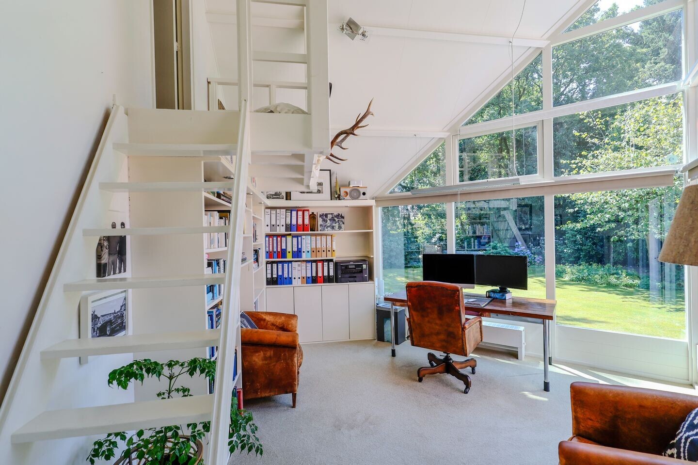 Vrijstaande woning te koop: Herdersweg 19, Laren