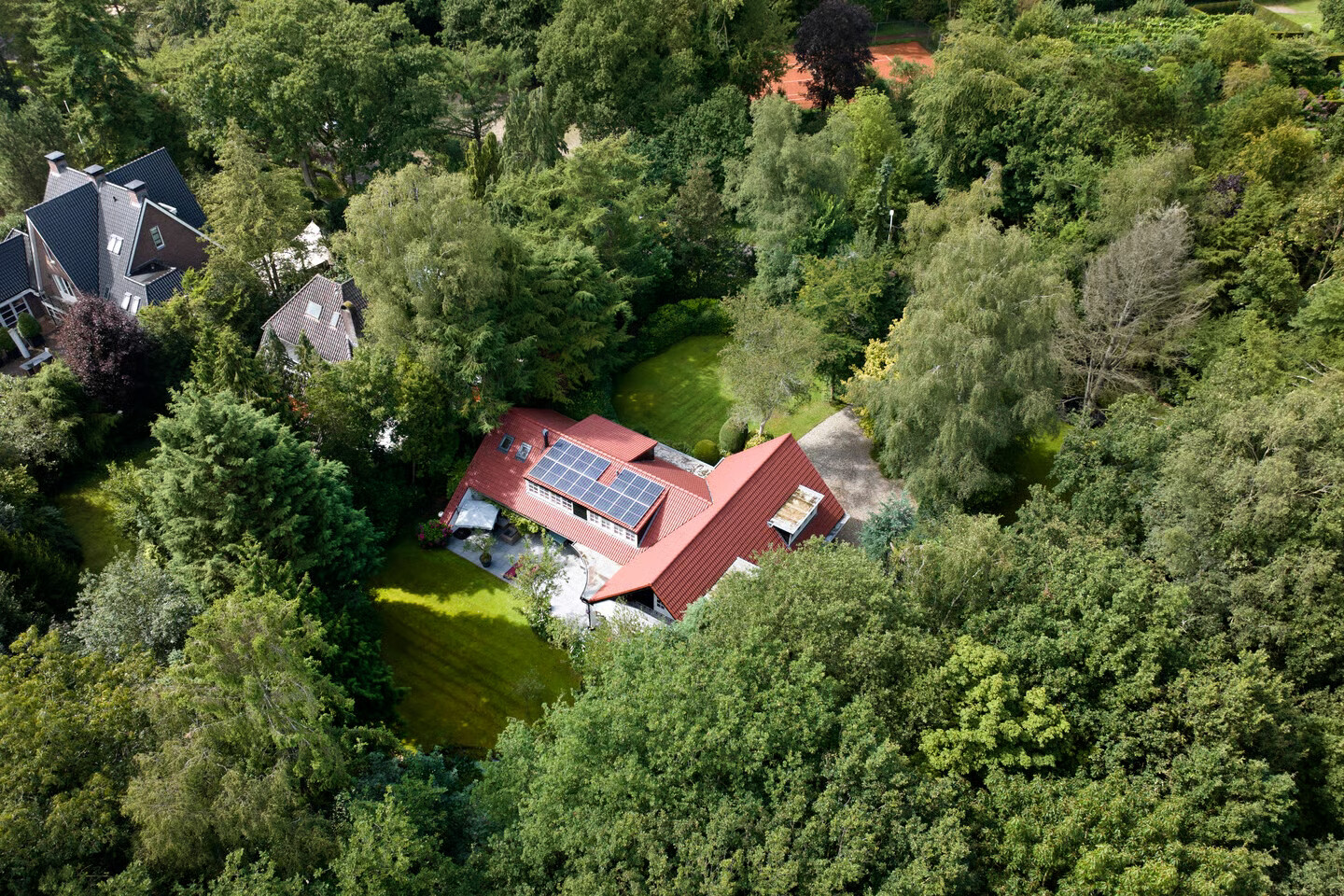 Vrijstaande woning te koop: Vredelaan 76, Laren