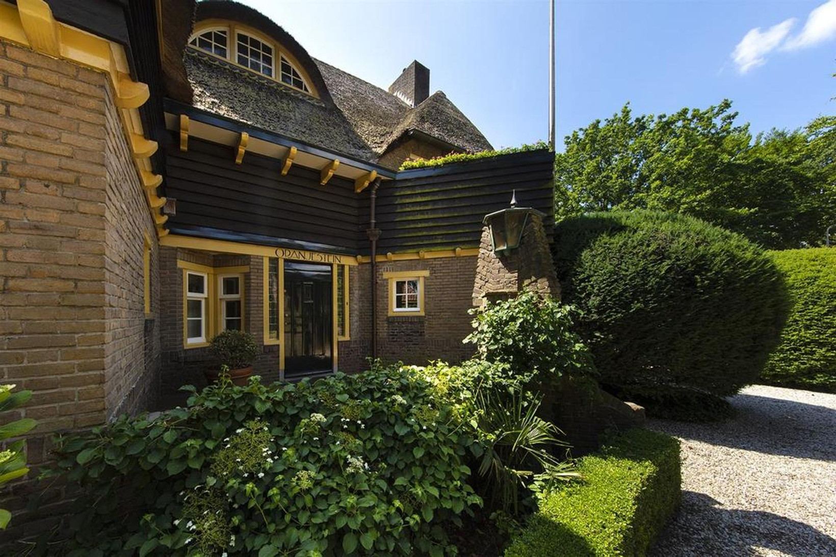 Vrijstaande woning te koop: Torenlaan 64, Laren