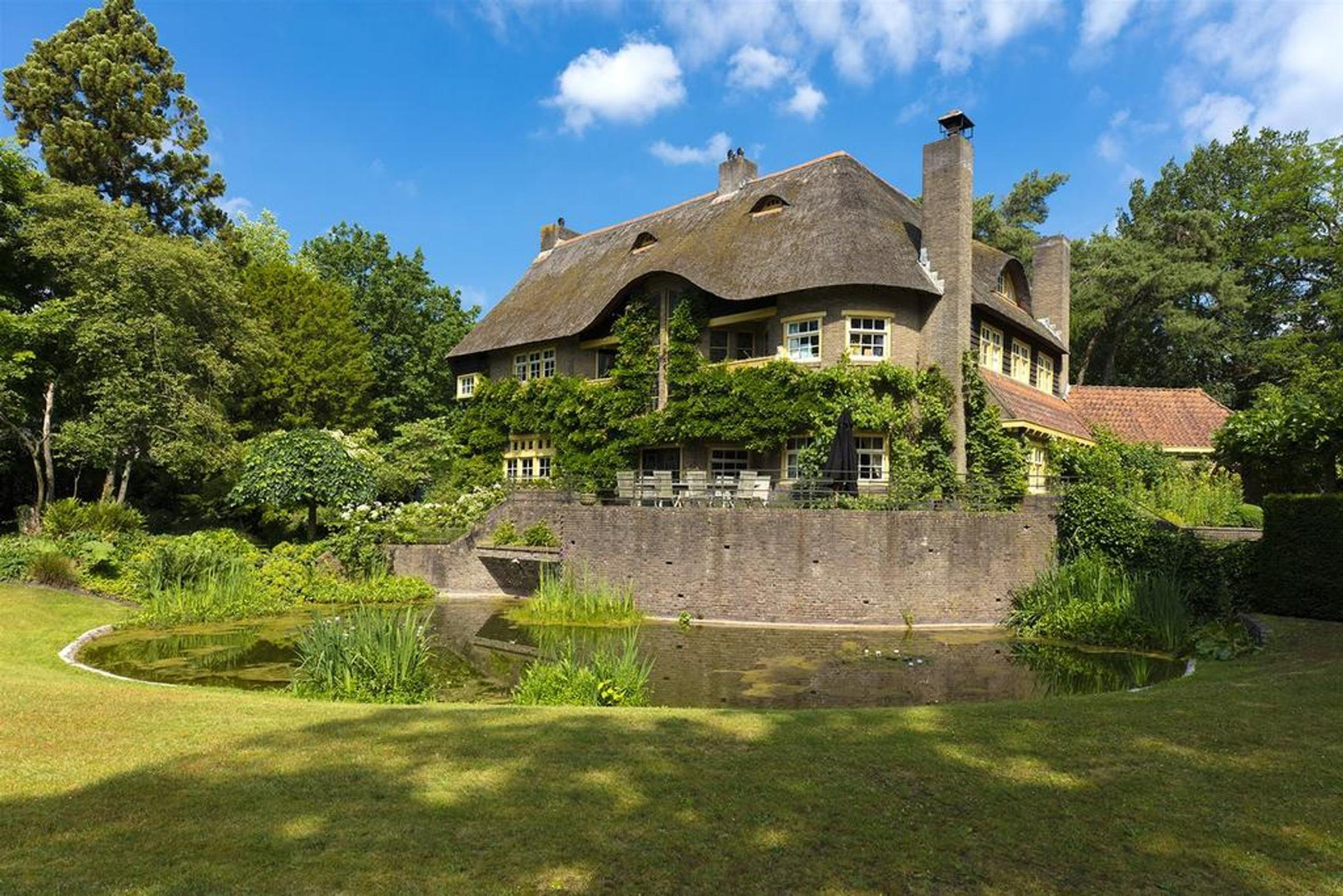 Vrijstaande woning te koop: Torenlaan 64, Laren