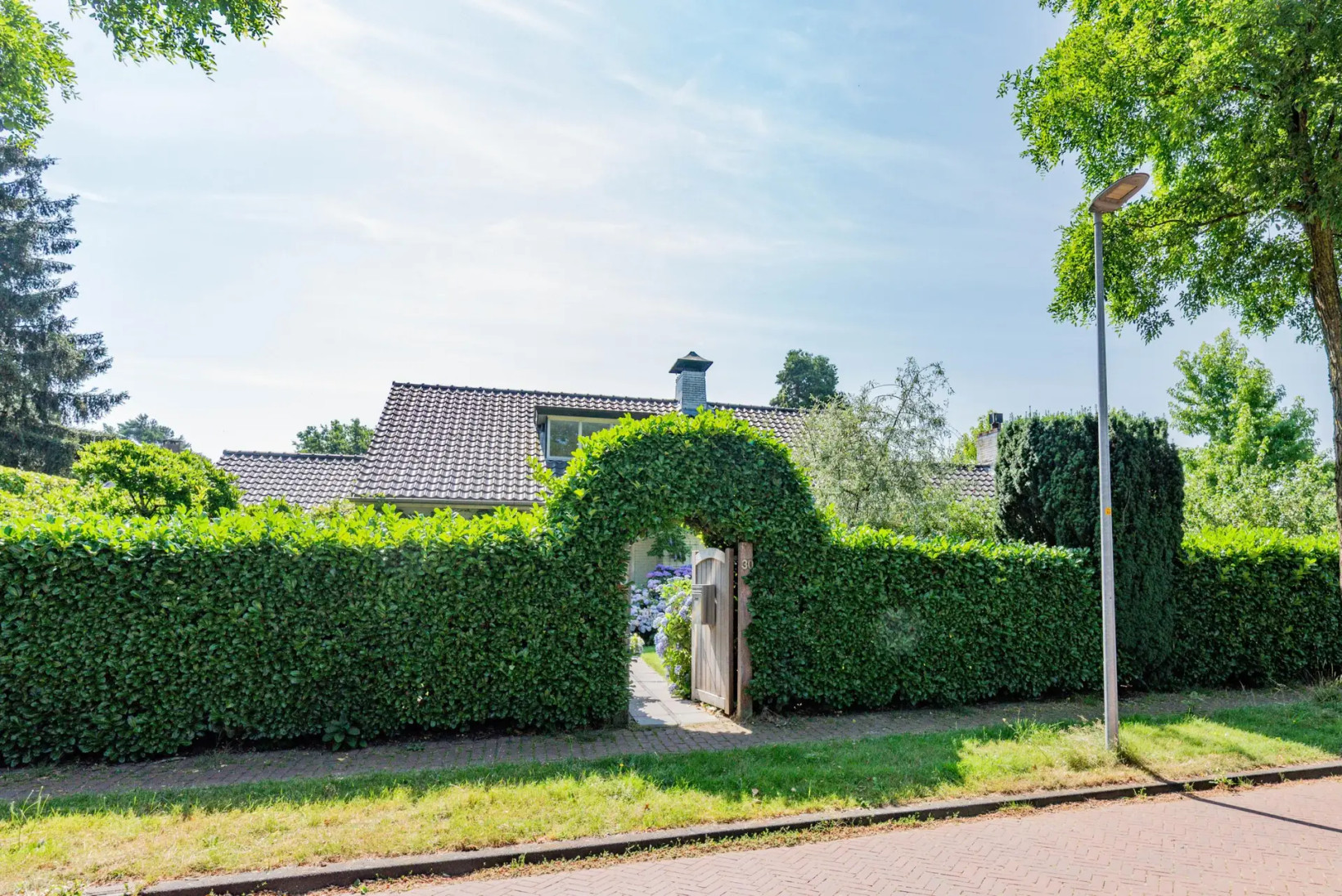 Vrijstaande woning te koop: Graafland 30, Laren