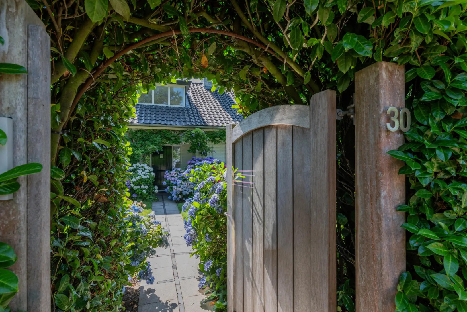 Vrijstaande woning te koop: Graafland 30, Laren