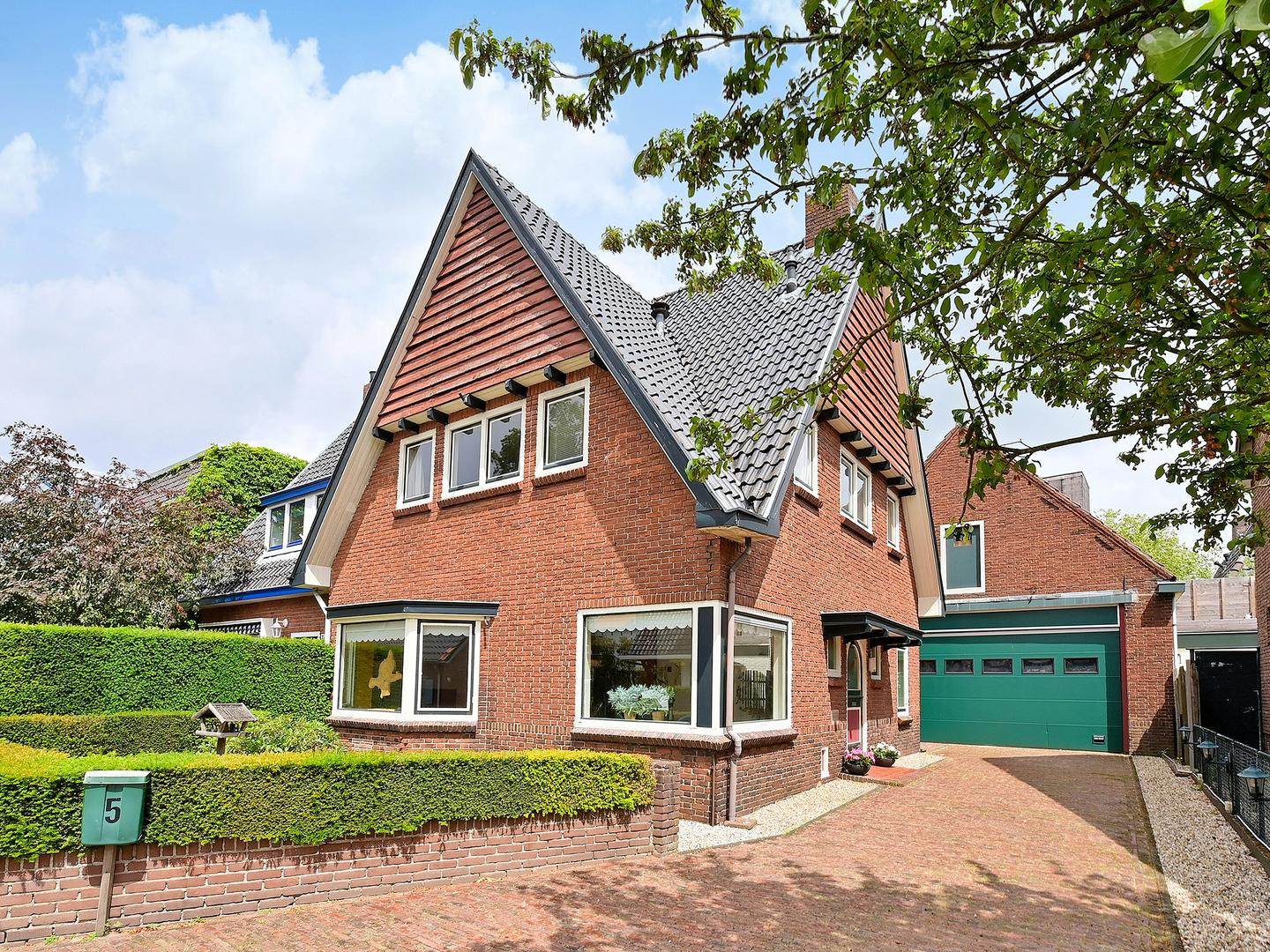 Twee-onder-één-kap te koop: Ambachtstraat 5, Laren