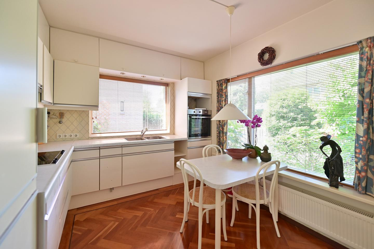 Hoekwoning te koop: Teunenmijns 17, Laren