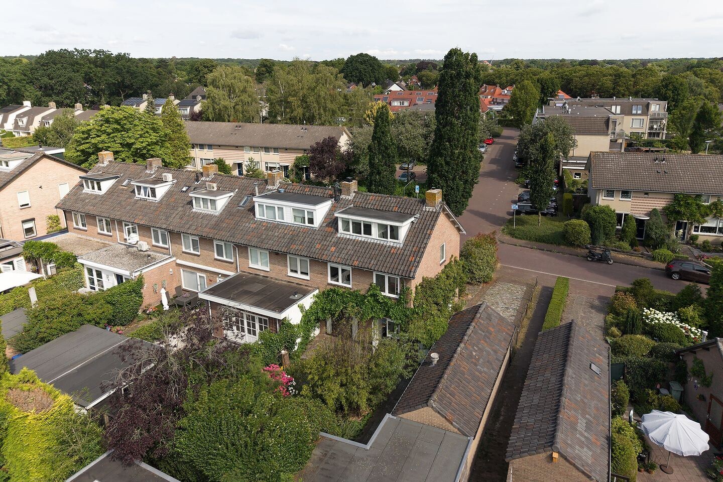 Hoekwoning te koop: Engelsjan 7, Laren