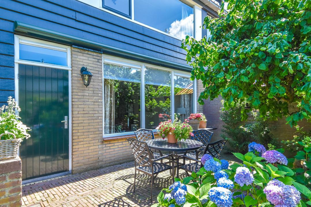 Tussenwoning te koop: Bisschopswaarde 25, Laren