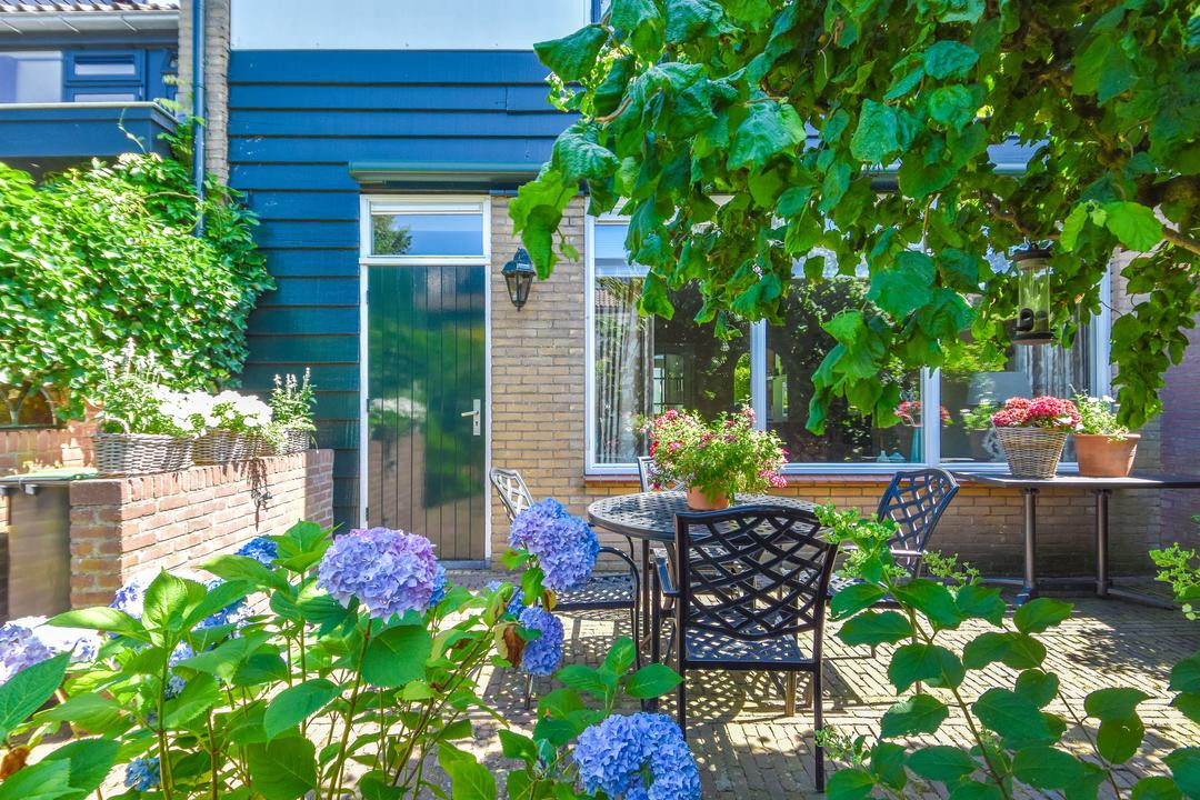 Tussenwoning te koop: Bisschopswaarde 25, Laren