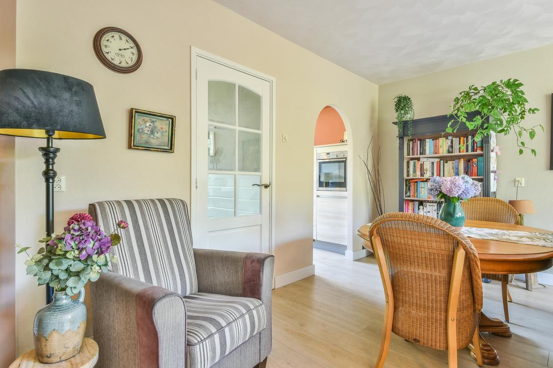 Tussenwoning te koop: Bisschopswaarde 25, Laren