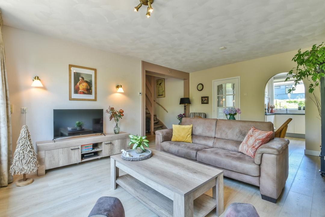 Tussenwoning te koop: Bisschopswaarde 25, Laren
