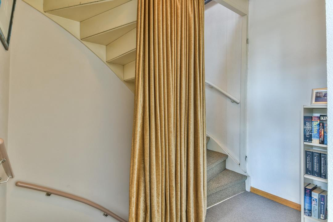 Tussenwoning te koop: Bisschopswaarde 25, Laren