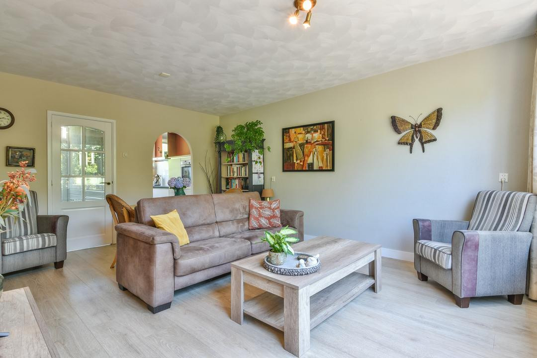 Tussenwoning te koop: Bisschopswaarde 25, Laren