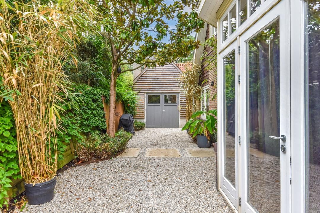 Hoekwoning te koop: Hendrik Valkenburglaantje 2B, Laren