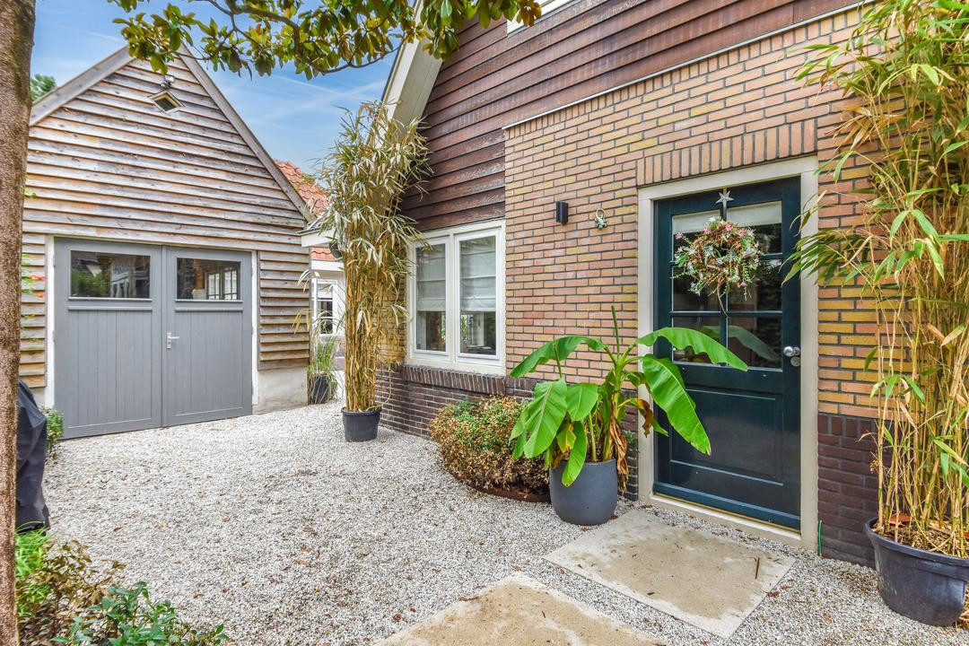 Hoekwoning te koop: Hendrik Valkenburglaantje 2B, Laren
