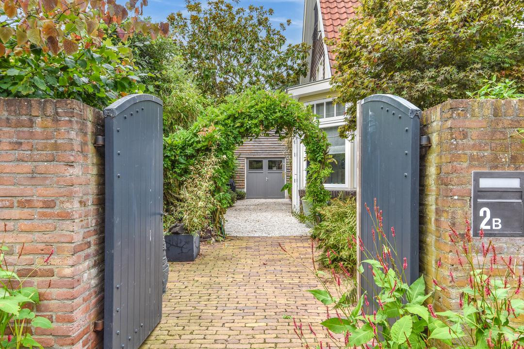 Hoekwoning te koop: Hendrik Valkenburglaantje 2B, Laren