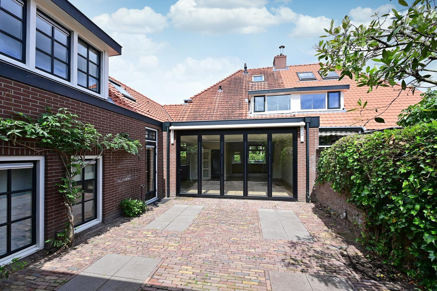 Twee-onder-één-kap te koop: Jagersweg 34, Laren