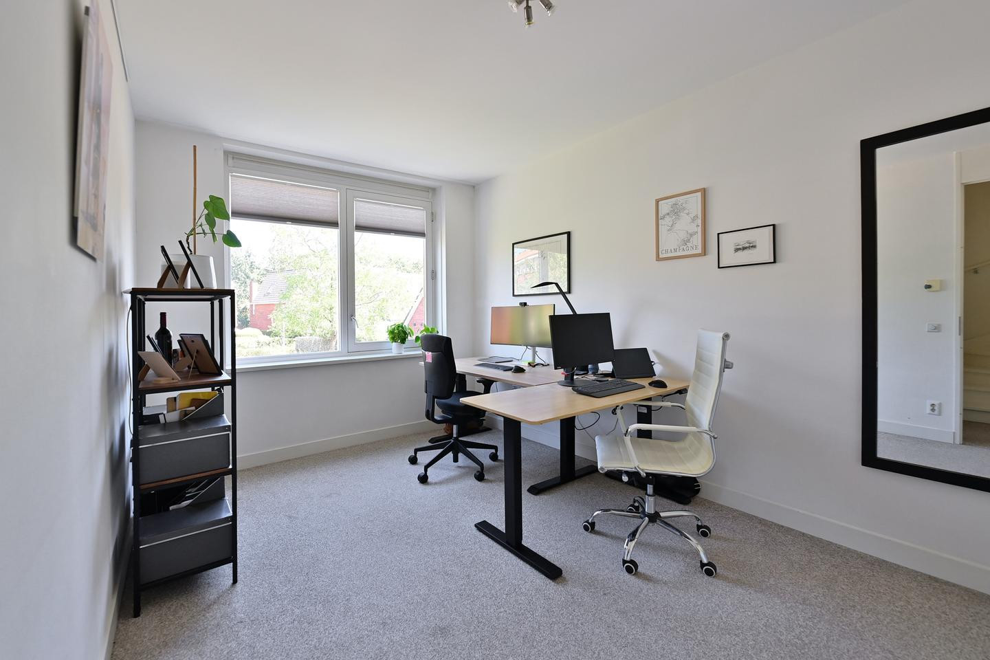 Hoekwoning te koop: De Bazelweg 34, Laren