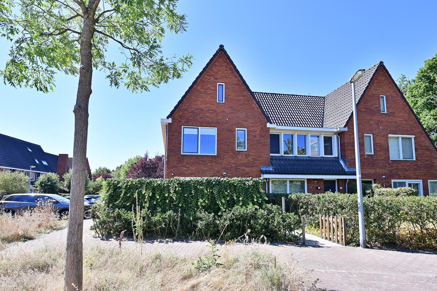 Hoekwoning te koop: De Bazelweg 34, Laren