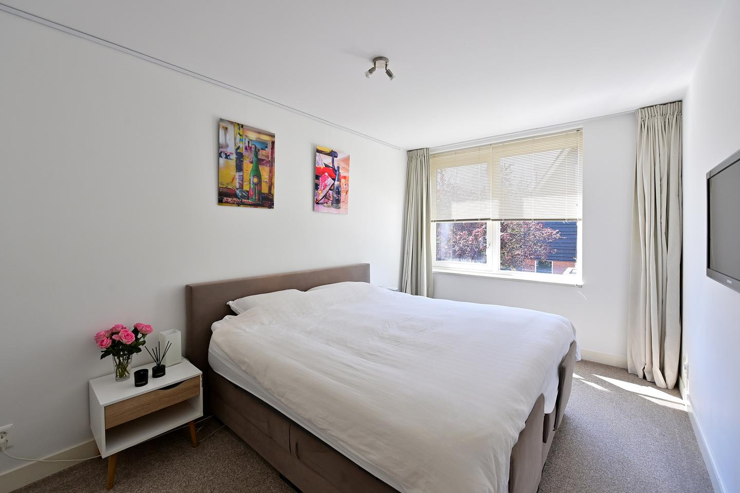 Hoekwoning te koop: De Bazelweg 34, Laren