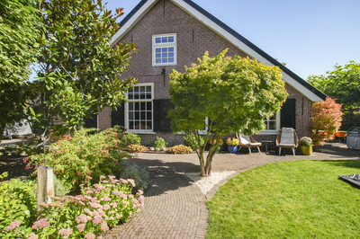 Huis te koop Middenweg 25