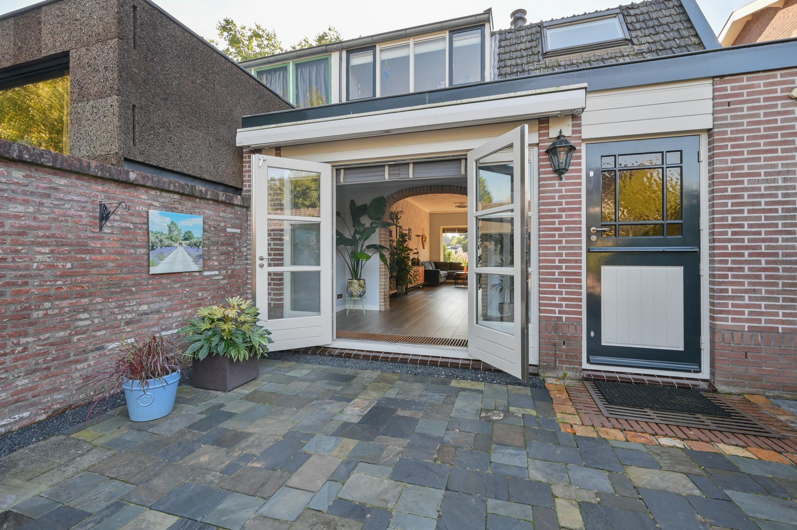Twee-onder-één-kap te koop: Tuinstraat 18, Huizen